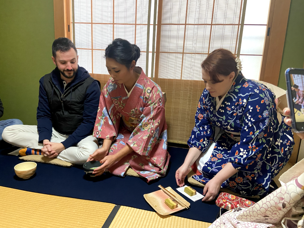Private Kyoto Walking Tour with Lunch and Matcha Tea Ceremony 3 tour11